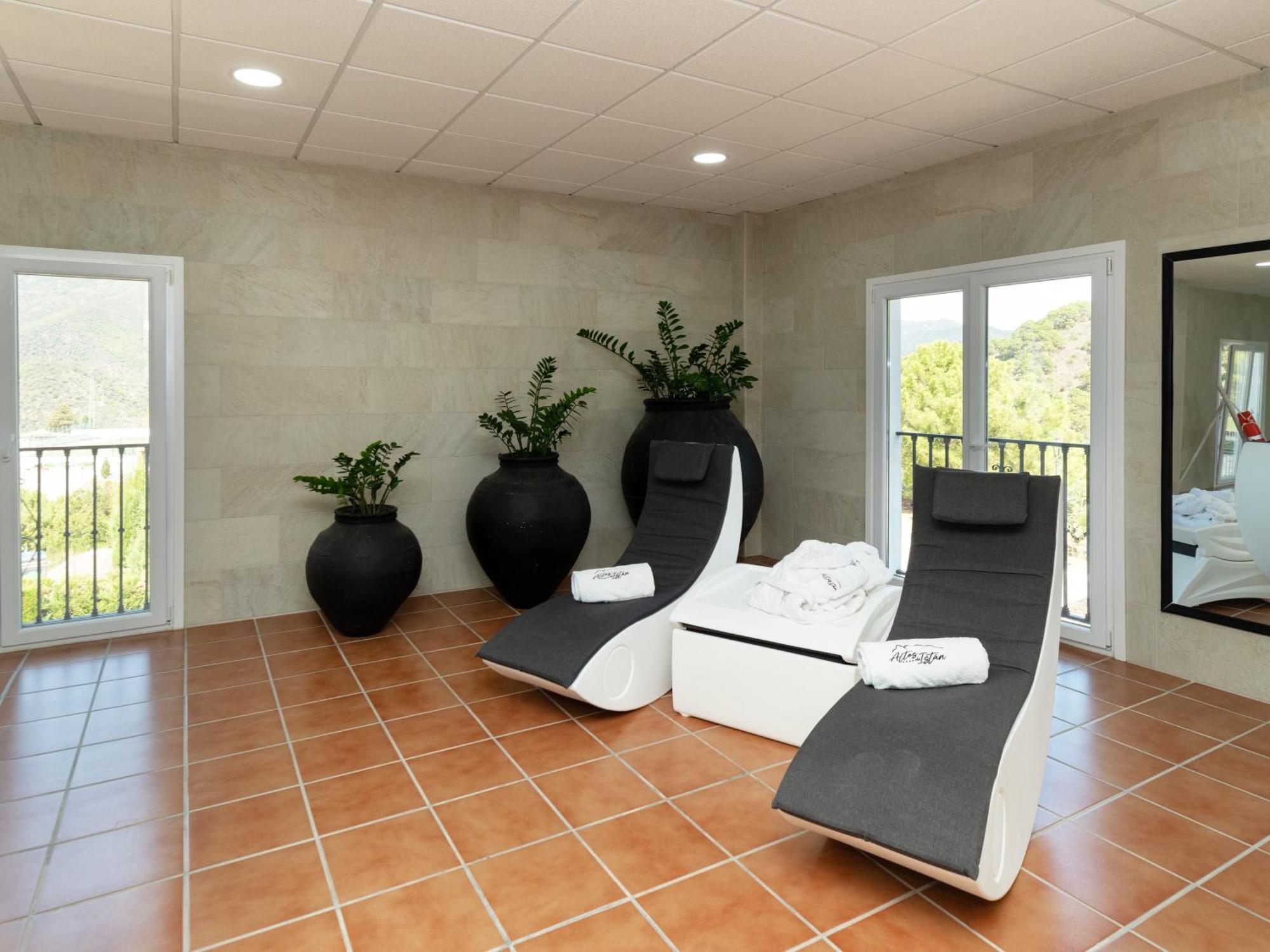Hotel Altos De Istan Bagian luar foto
