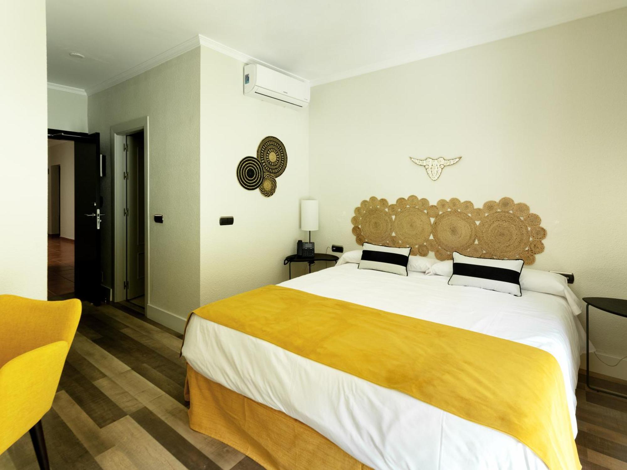 Hotel Altos De Istan Bagian luar foto