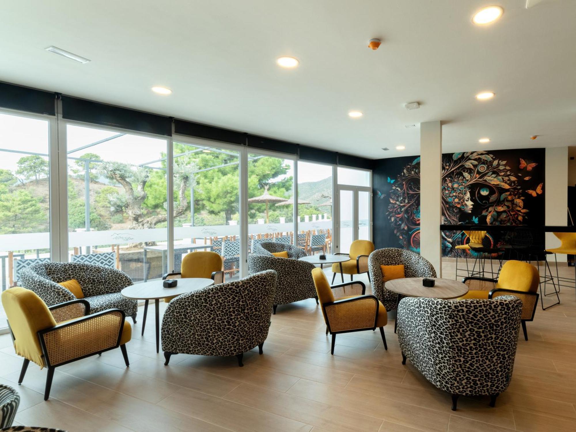 Hotel Altos De Istan Bagian luar foto