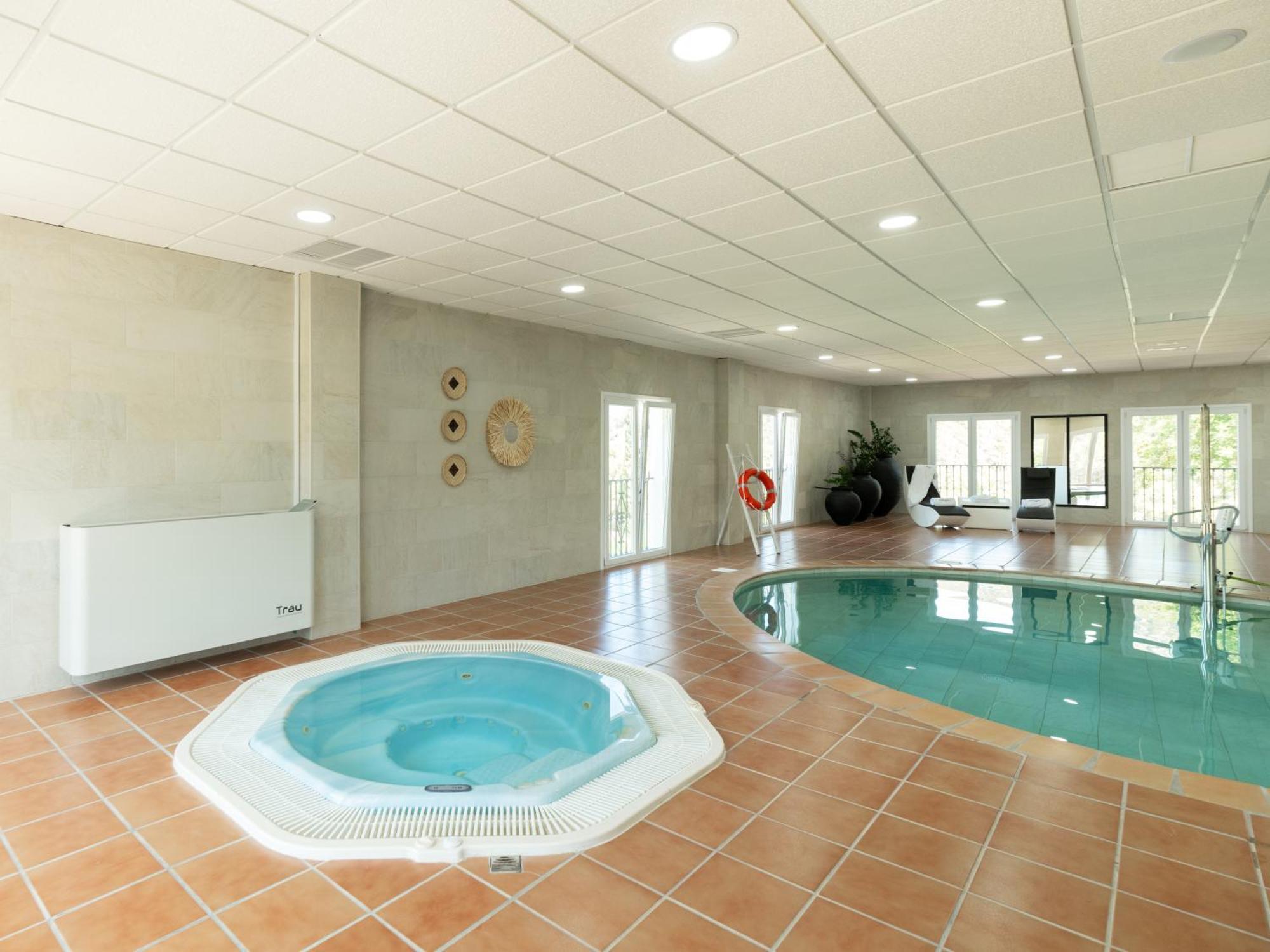 Hotel Altos De Istan Bagian luar foto